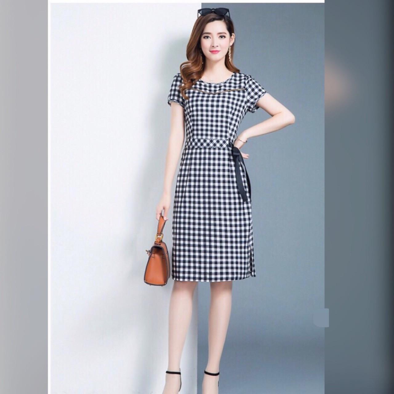 Đầm suông ca rô tay ngắn kèm nơ eo (size&lt;52kg)