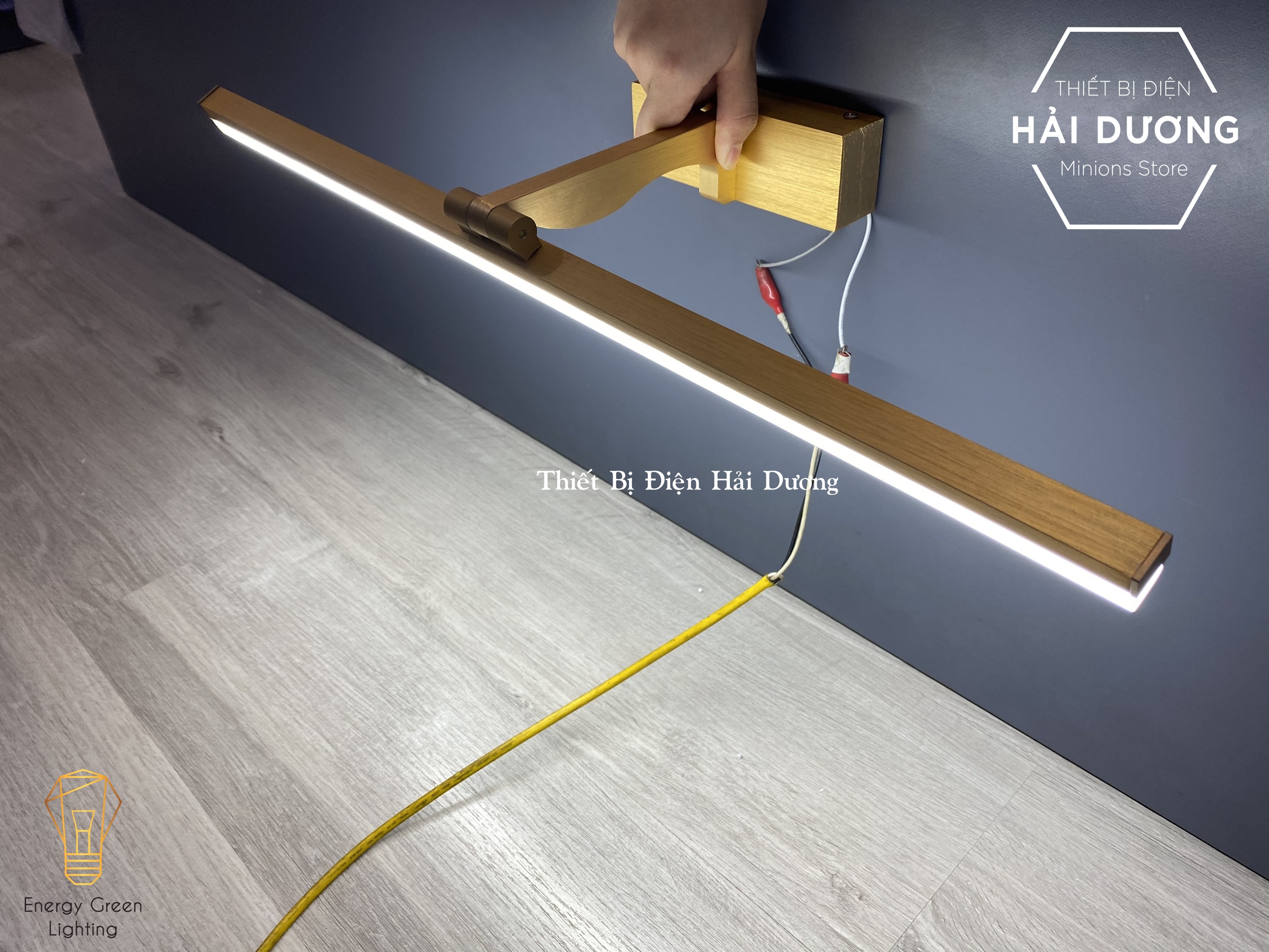 Đèn soi tranh - Đèn rọi gương Led Model 8018 60cm 12w 3 Chế Độ Ánh Sáng - Điều chỉnh được góc chiếu
