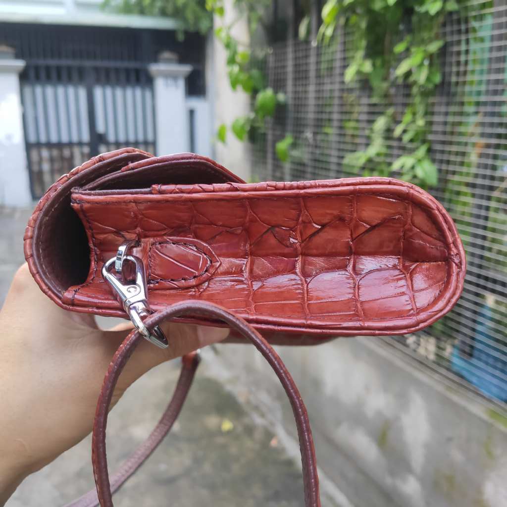 Túi đeo nữ da cá sấu