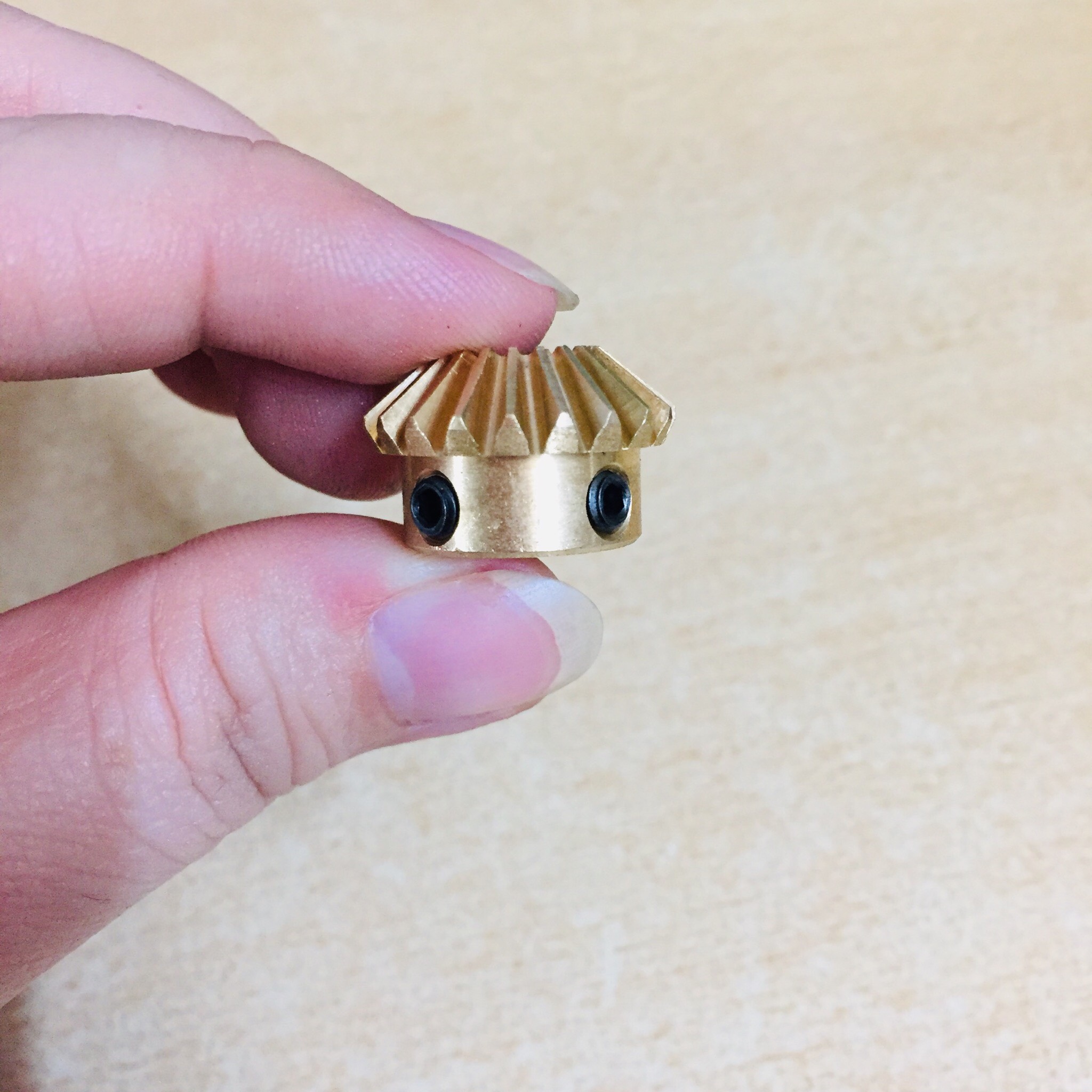 Bánh răng côn bằng đồng 20 răng lỗ trục 8mm bộ truyền đảo chiều 90 độ 1 bánh răng lái 034