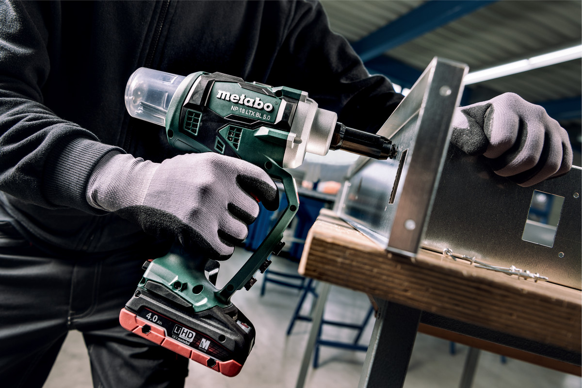 Máy Bắn Rivet Dùng Pin Metabo NP 18 LTX BL 5.0