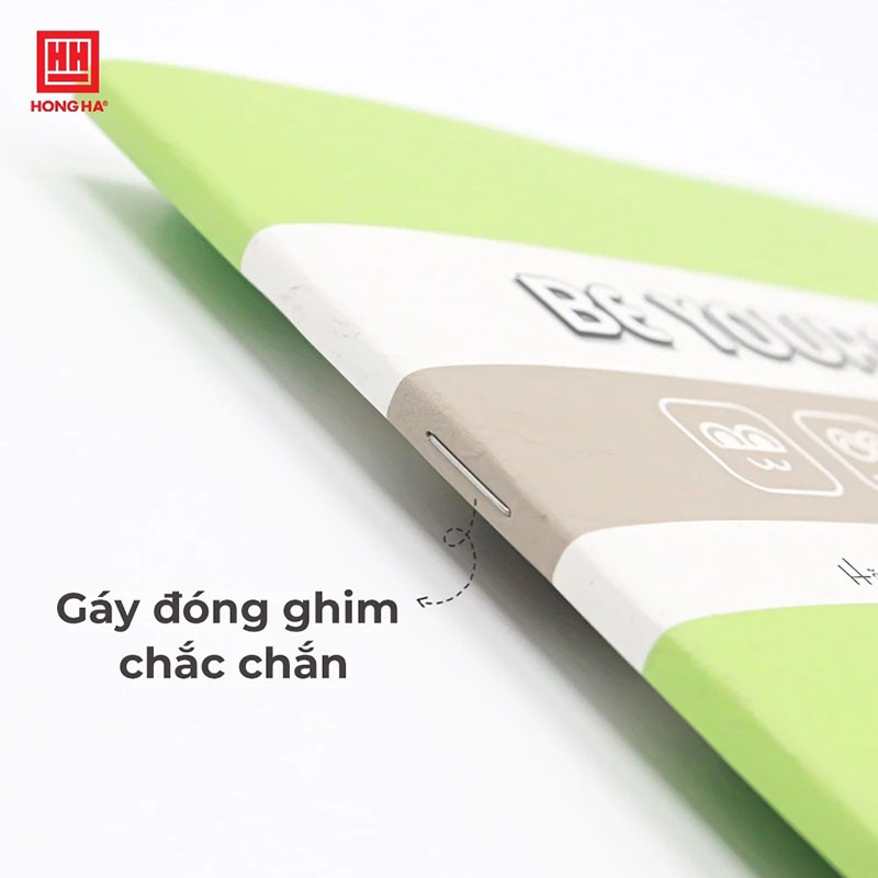 Vở kẻ ngang Hồng Hà 120 trang - Gáy ghim - Study Be Yourseft 1463 định lượng 70 gm2 độ sáng 90-92 ISO Khổ vở 180 x 252 mm (Giao bìa ngẫu nhiên)