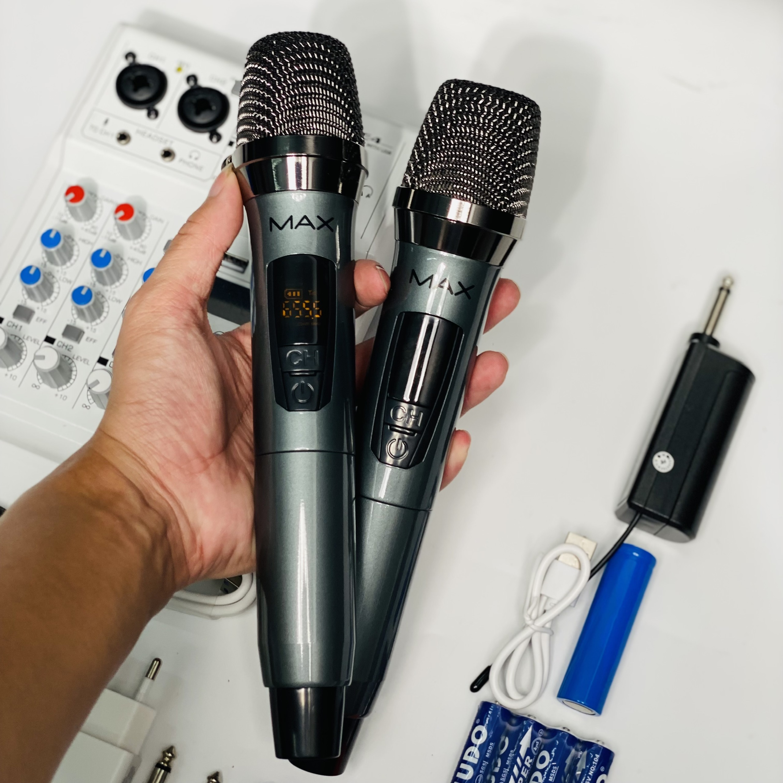 Combo Mixer Thu Âm Livestream Karaoke Mixer E4 và Micro Max39 Chính Hãng Giá Tốt -  Bảo Hành 12 Tháng Hàng Chính Hãng