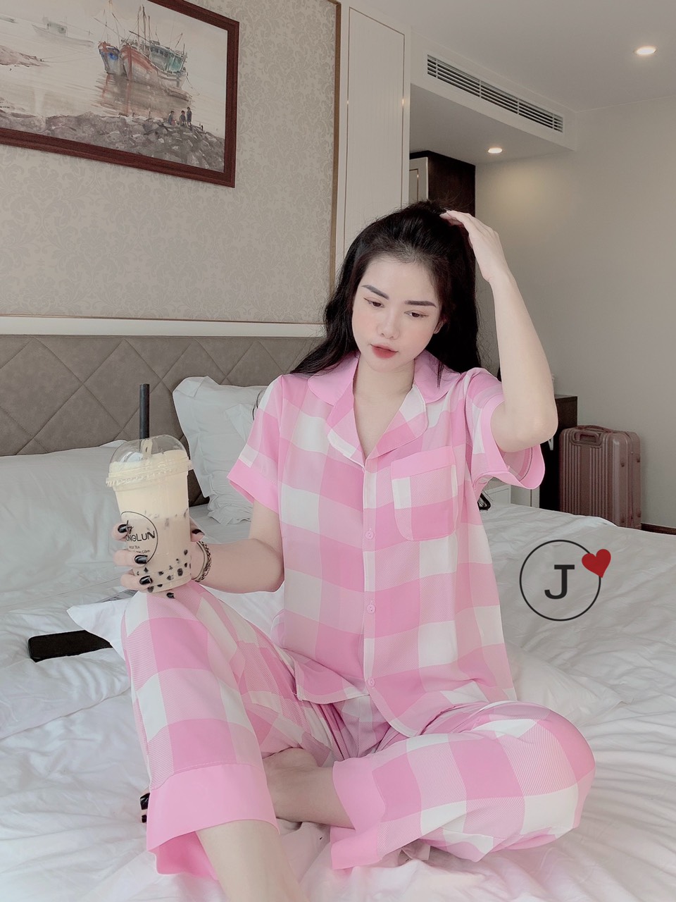 Bộ pijama cộc tay quần dài chất liệu lụa mango, bộ đồ ngủ nữ pyjama họa tiết gấu beer dễ thương sang trọng CCC21