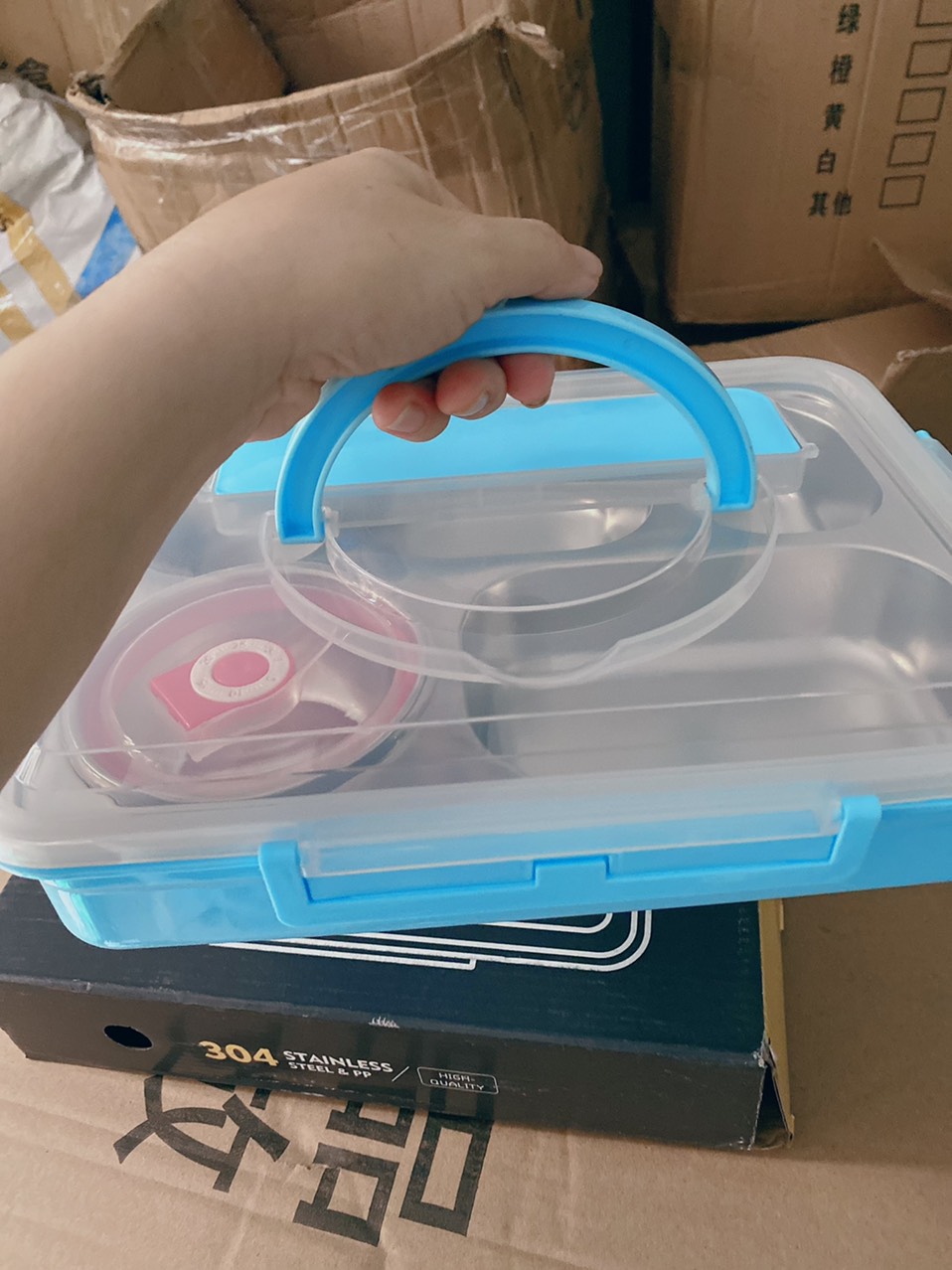 Hộp Cơm Văn Phòng Inox Bọc Nhựa 5 Ngăn Chịu Nhiệt Lò Vi Sóng Gọn Nhẹ Cao Cấp Kèm Bộ Thìa Đũa Inox