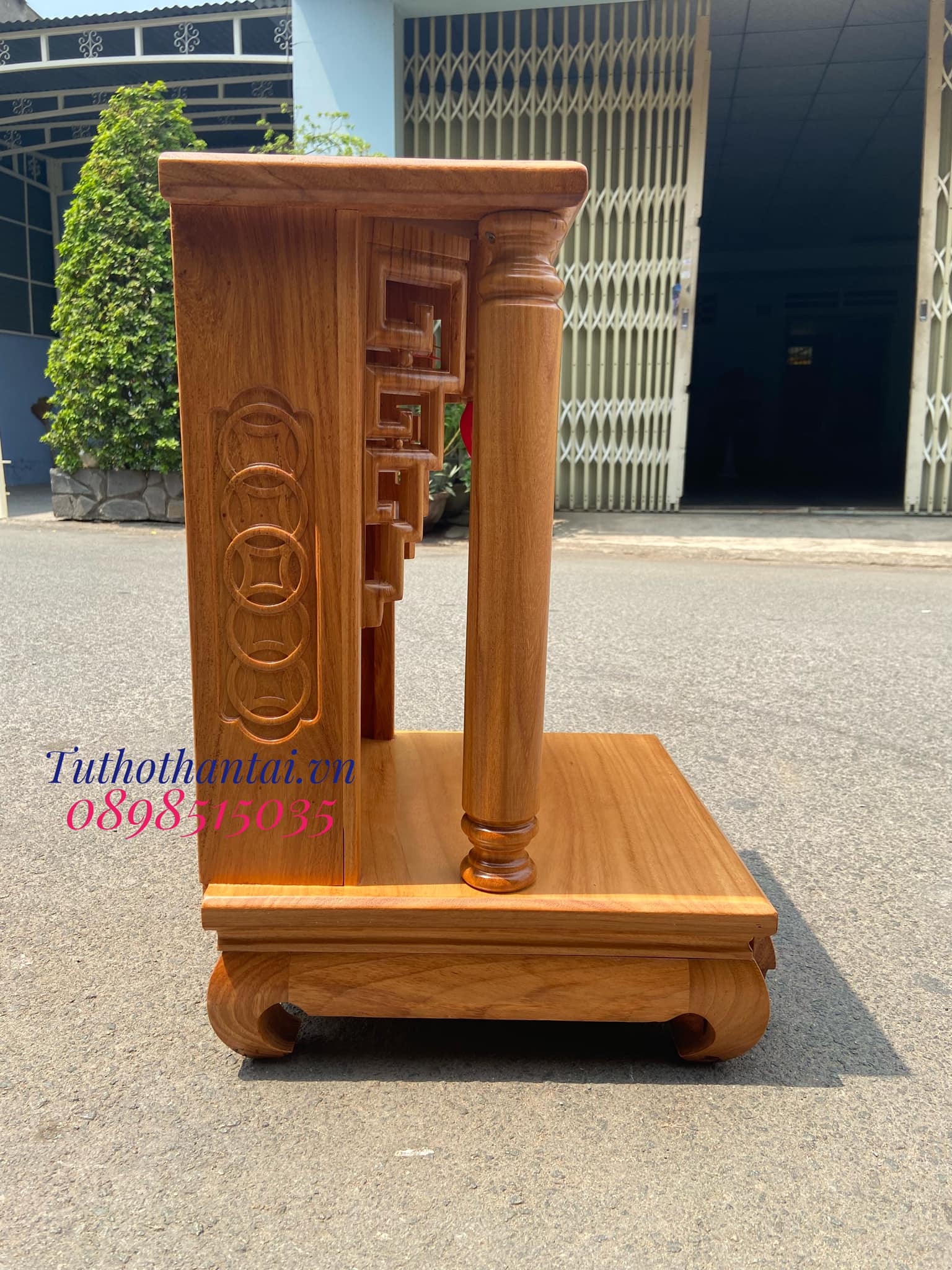 Bàn thờ thần tài ông địa gỗ Gõ Đỏ cột Tròn trơn