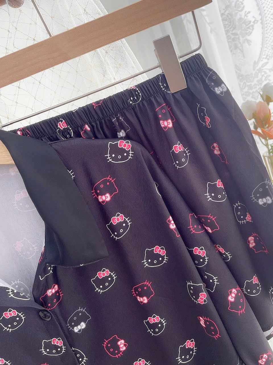 Bộ Đồ Ngủ Hello Kitty Xinh Xắn Lụa Quảng Châu Cao Cấp