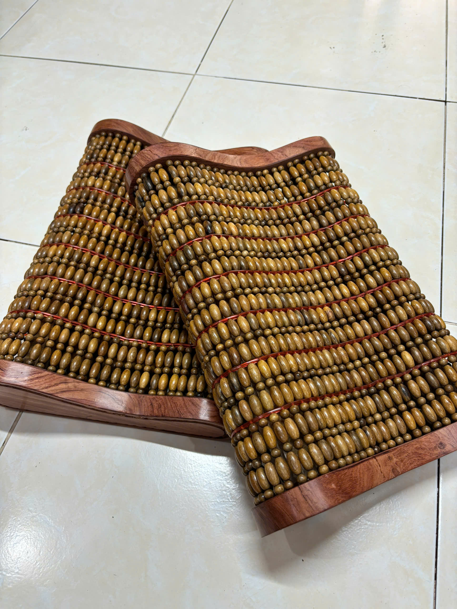 Gối Hạt Gỗ Bách Xanh Cao Cấp - Kích Thước 43cmx24cmx8/4cm  Hỗ Trợ Côt Sống Cổ Giấc Ngủ Sâu Thoải Mái