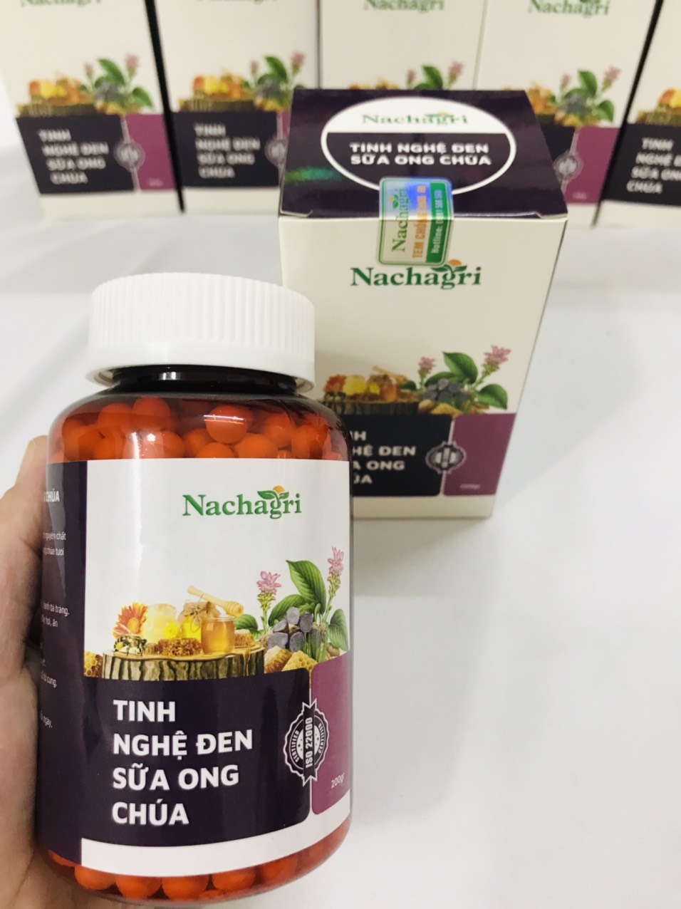 Tinh Nghệ Đen Sữa Ong Chúa Nachagri