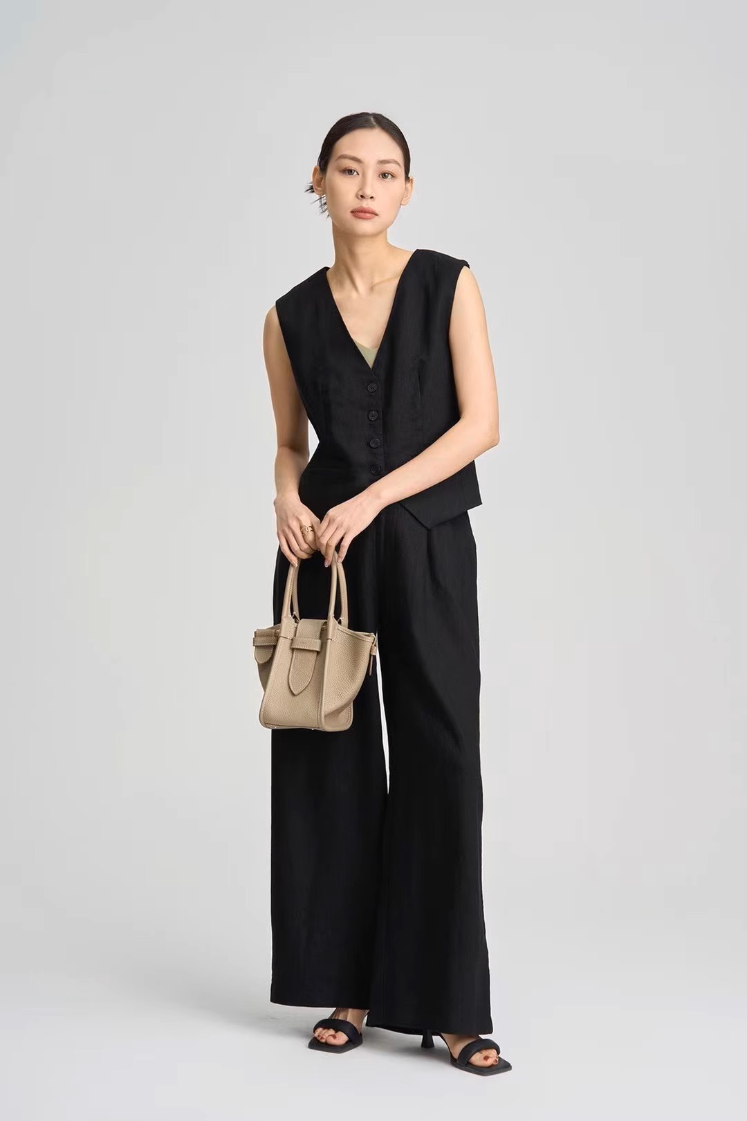 Set bộ nữ áo gile phối cúc cổ V mix quần dài ống rộng phong cách Hàn Quốc