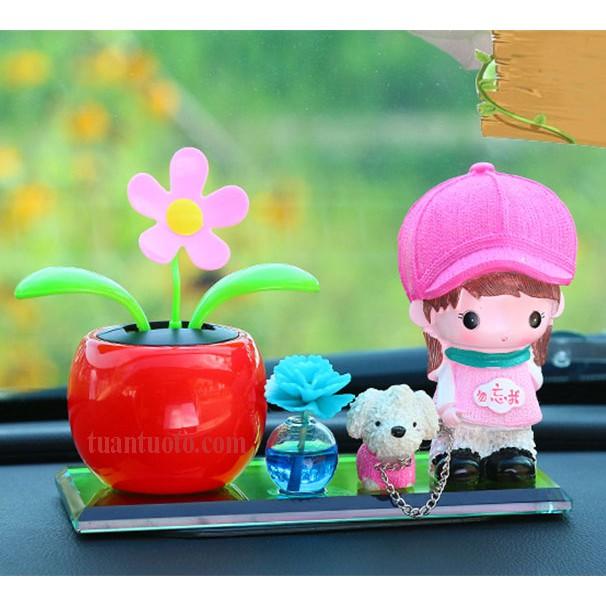 Bộ tượng búp bê, cún cưng, chậu cây lắc lư và nước hoa ô tô
