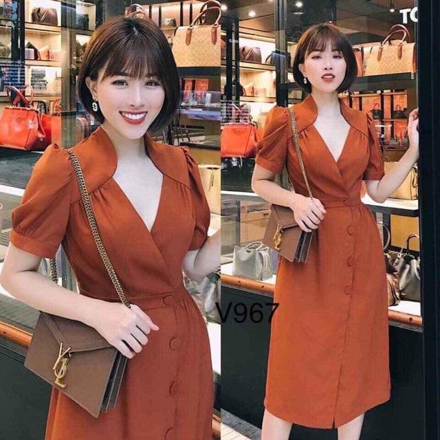 Đầm thiết kế cổ trụ
