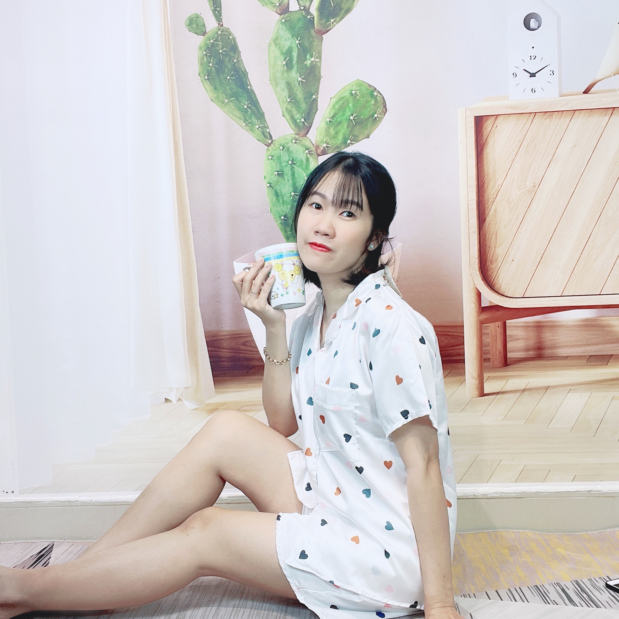 Bộ pijama cộc tay lụa satin hình trái tim dễ thương, bộ đồ ngủ đồ bộ đùi mặc nhà trái tim 4 màu siêu đẹp CCC116 - M