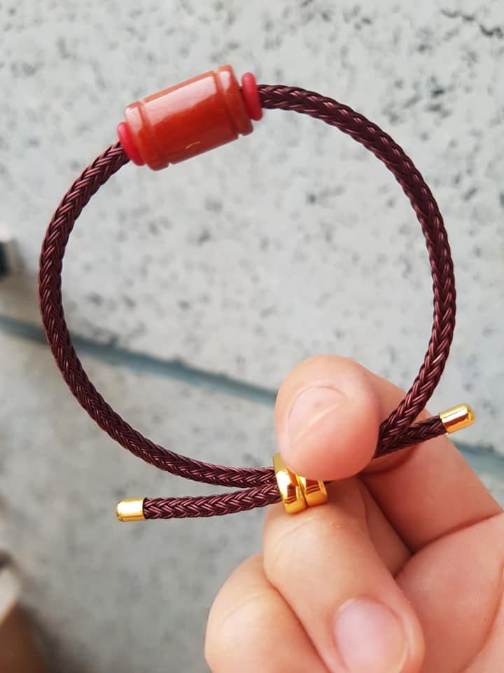 Vòng Tay Nữ Lu Trúc ĐỎ Dây Nâu Đậm Sang Kiểu Xinh Chất Liệu Đá Cẩm Thạch Tự Nhiên màu đỏ chiến thắng Dành cho tất cả Nữ mệnh Hỏa nữ mệnh Thổ đeo tốt đẹp ạ