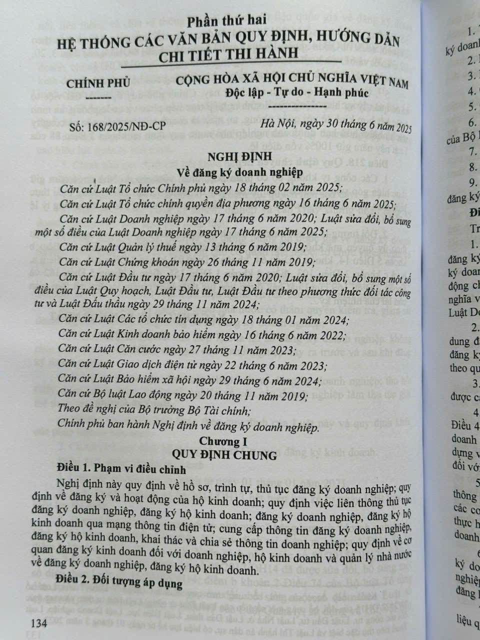 Sách Luật Doanh Nghiệp sửa đổi, bổ sung 2025 – Hệ Thống Các Văn Bản Quy Định, Hướng Dẫn Chi Tiết Thi Hành (V2614T)