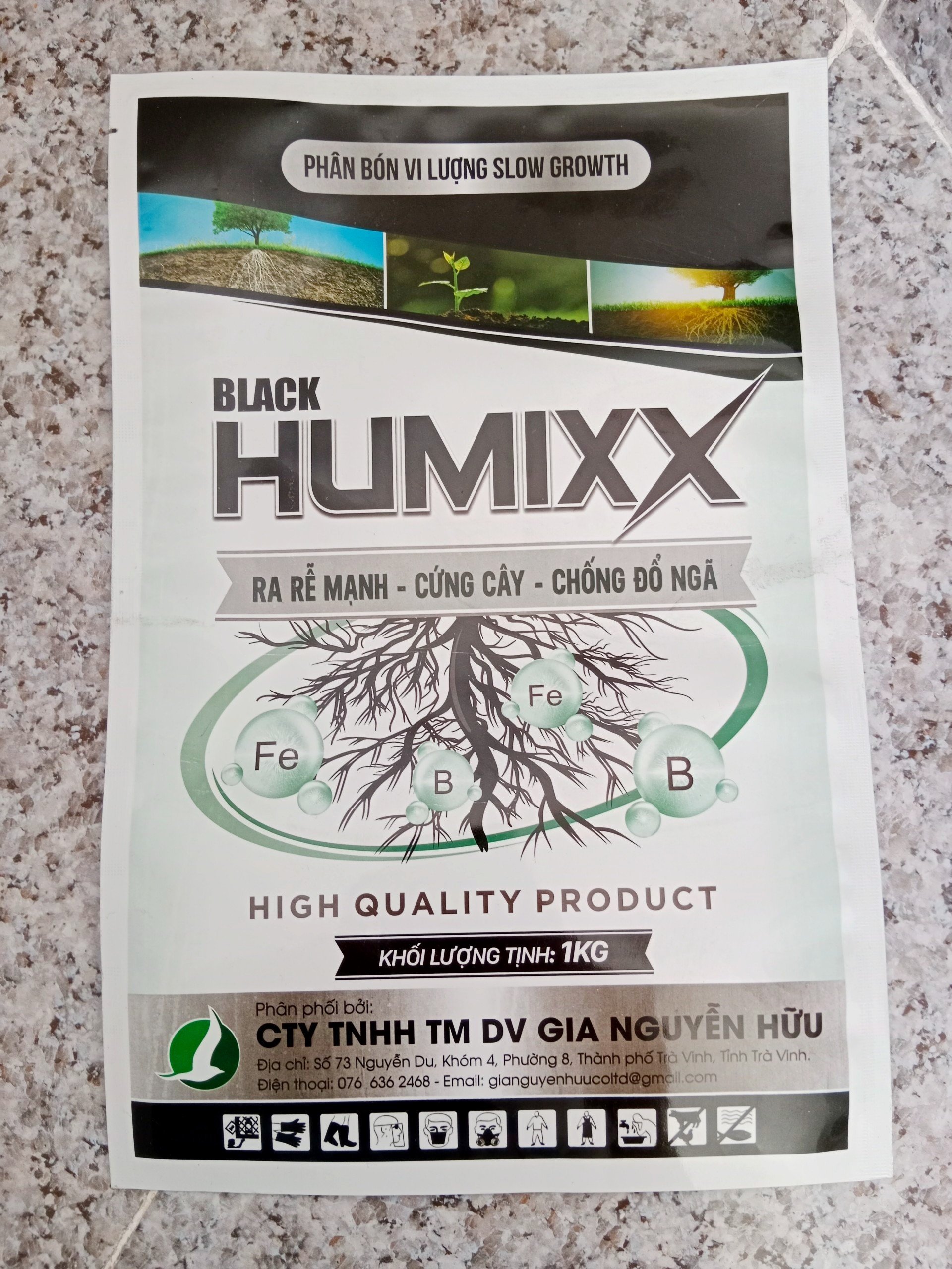 PHÂN BÓN VI LƯỢNG BLACK HUMIXX - Kích thích sự sinh trưởng giúp cây ra rễ mạnh, đâm chồi, nở bụi tốt
