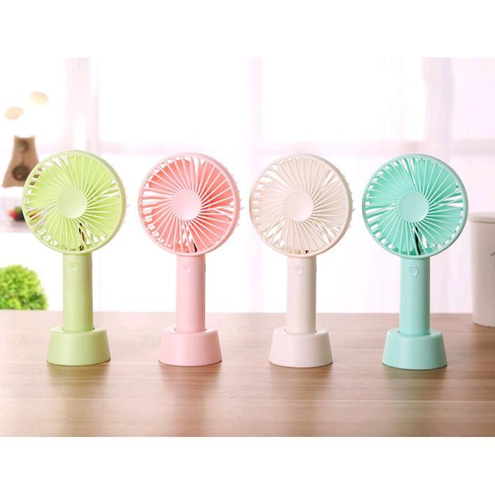 Quạt mini cầm tay tích điện tiện lợi kèm cáp sạc và pin có tặng chân đế giữ quạt để bàn gồm 3 chế độ gió siêu mát