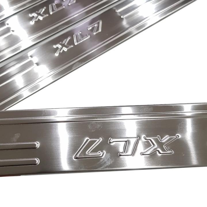 Bộ Ốp bậc cửa, Nẹp bước chân Suzuki XL7 - Mẫu INOX