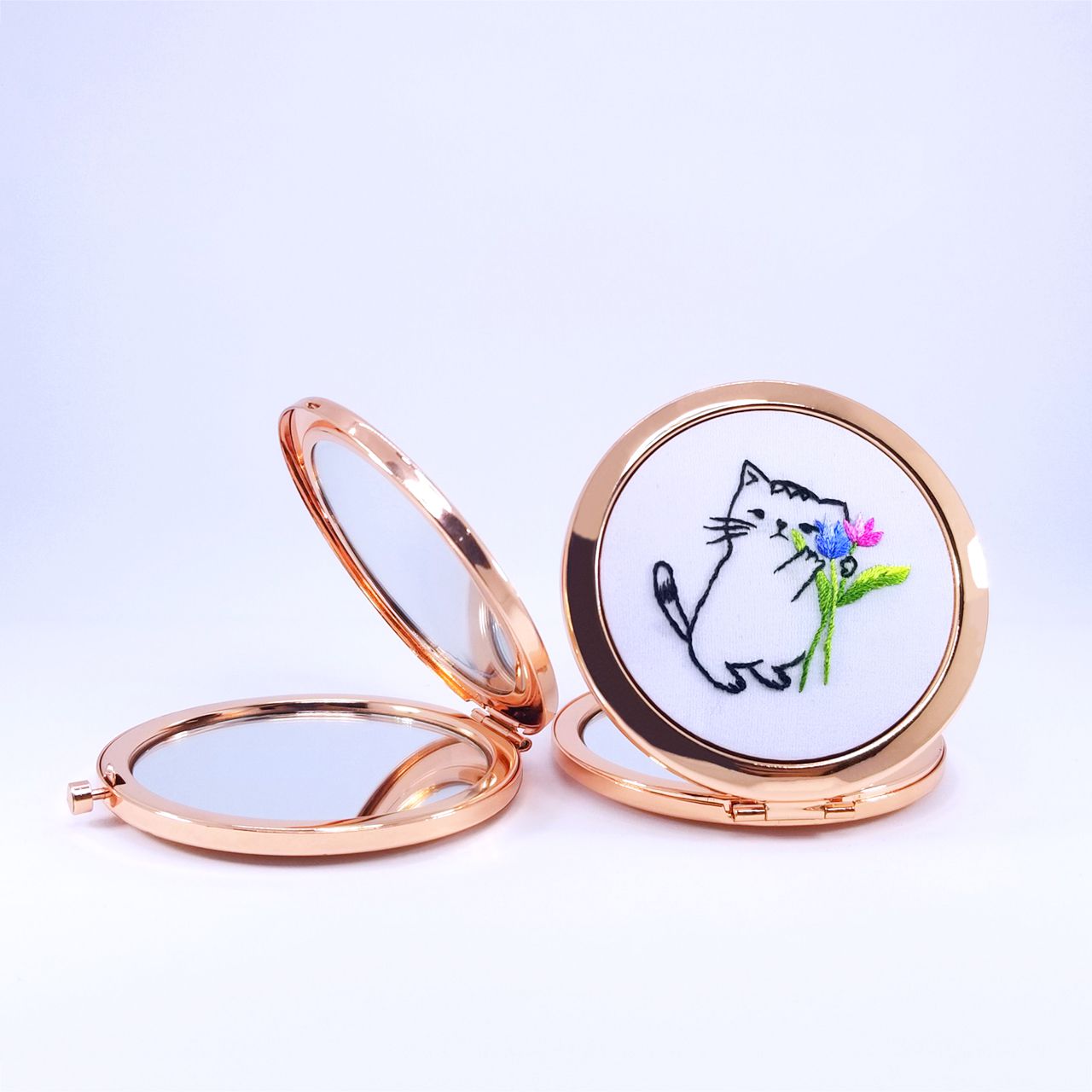 Gương Thêu Tay, Gương Trang Điểm Mini, Họa Tiết Thêu Mèo Con Dễ Thương - Món Quà Dễ Thương Tặng Em Gái