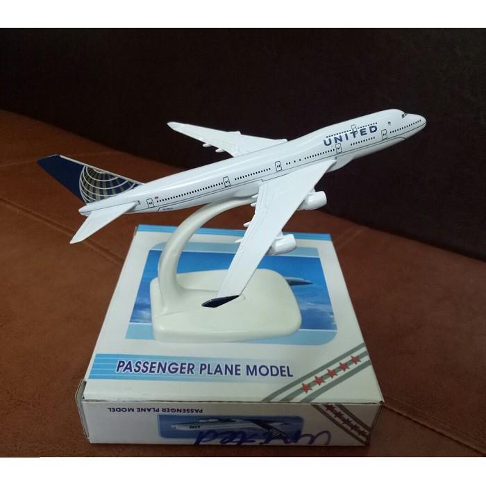 Mô hình máy bay tĩnh B747 United Airlines 16cm