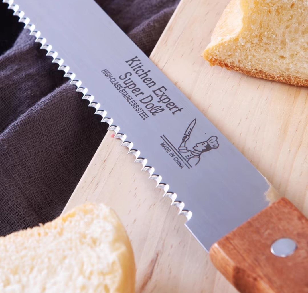 DAO CẮT BÁNH MÌ BÁNH NGỌT BÁNH GATO SINH NHẬT TAY CẦM CÁN GỖ LƯỠI RĂNG CƯA DÀI 38CM ( HÀNG CAO CẤP XUẤT CHLB ĐỨC )