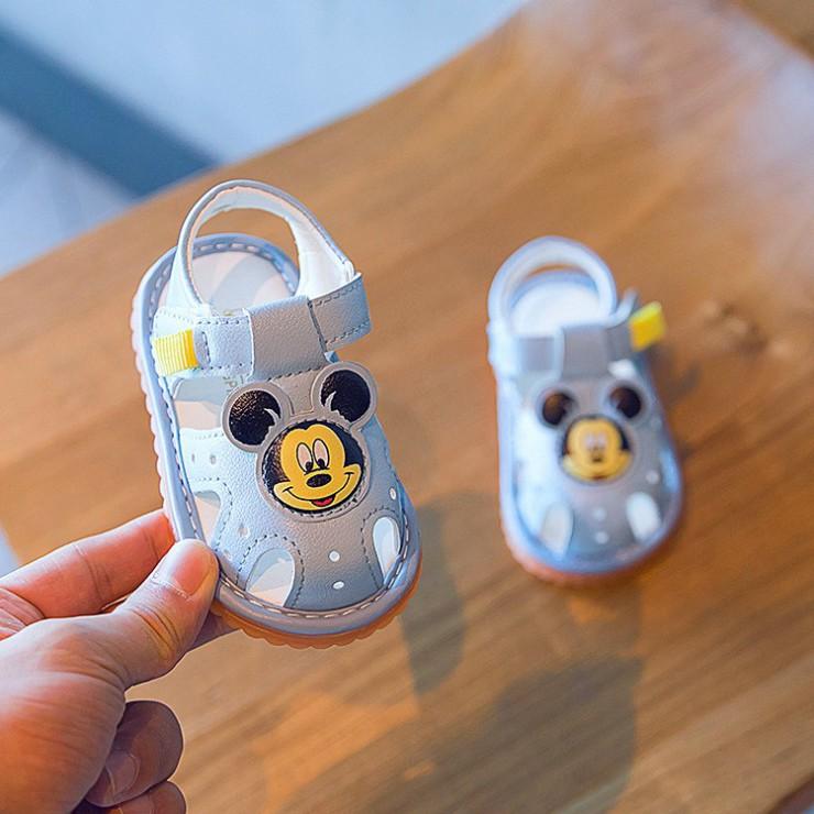 Giày tập đi - Sandal cho bé trai bé gái tập đi hình chuột Mickey đế mềm chống trơn trượt, phát tiếng kêu G33