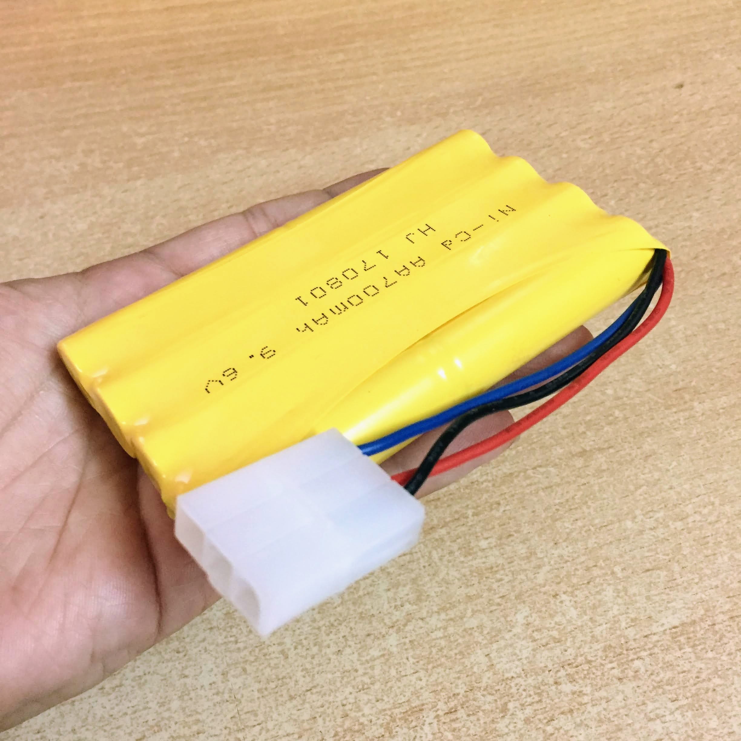 Pin sạc 9.6V dung lượng 700mAh chân cắm Jack Ket 3P