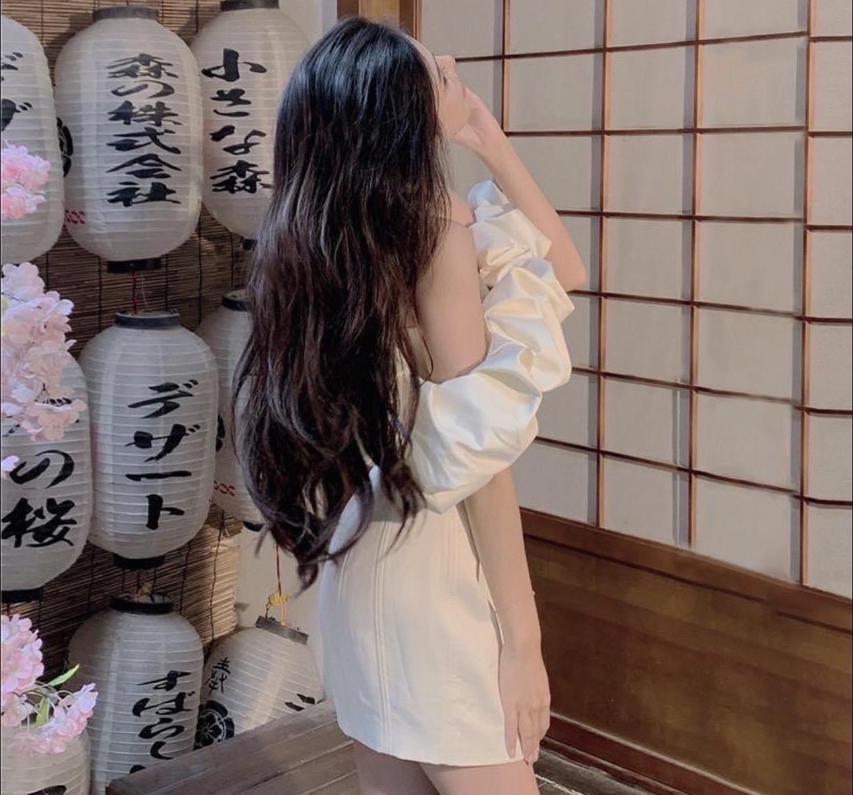 Đầm body trễ vai bèo trắng sang trọng