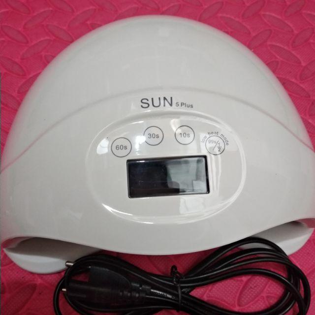 Máy hơ sun 5 plus khoang hơ rộng hơ được 2 tay cùng lúc. Công suất 48w mạnh mẽ giúp hơ nhanh sơn gel .