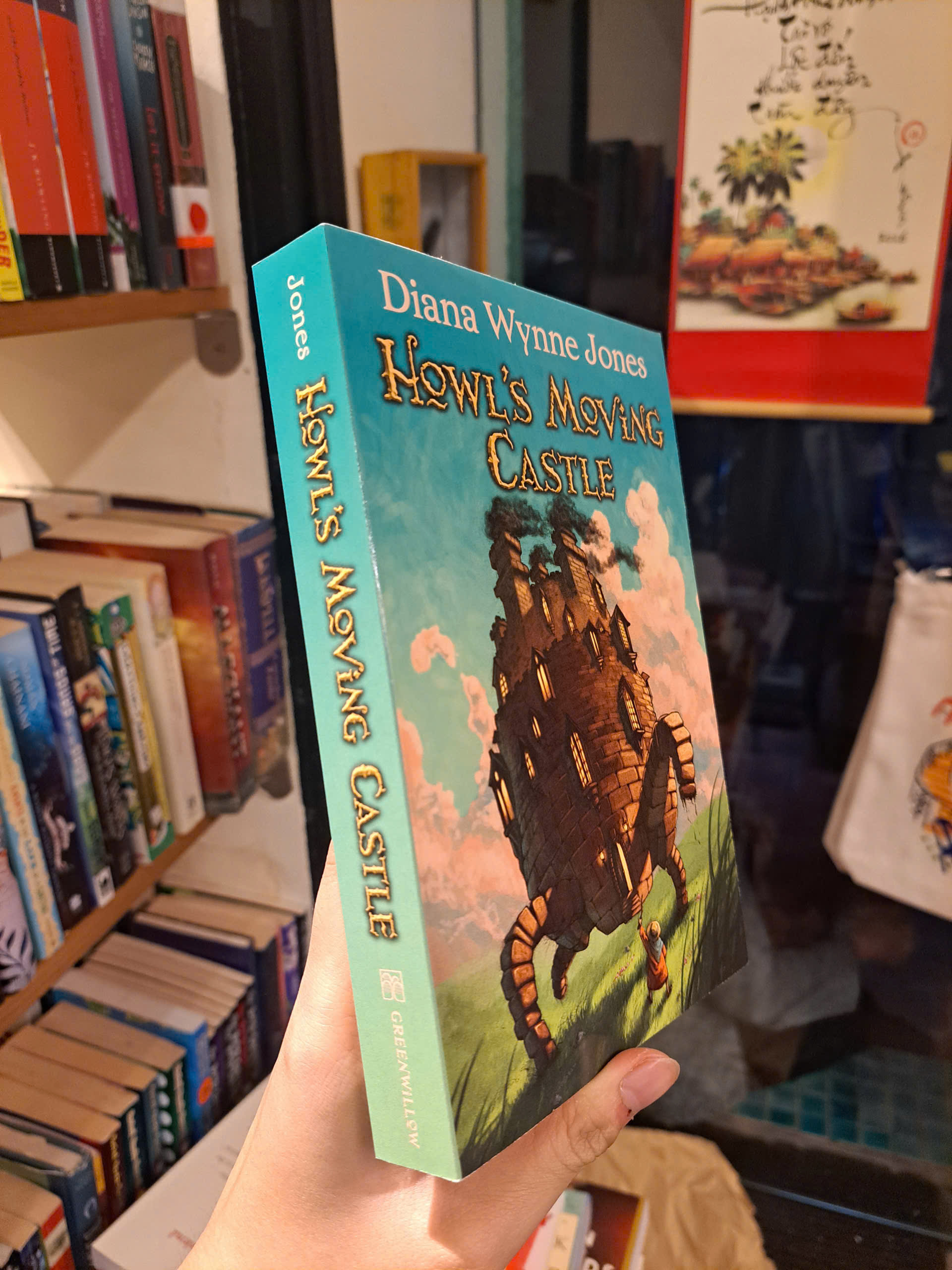 Sách - Howl’s Moving Castle by Diana Wynne Joness | Romance / Fantasy / Ngoại văn nhập khẩu US