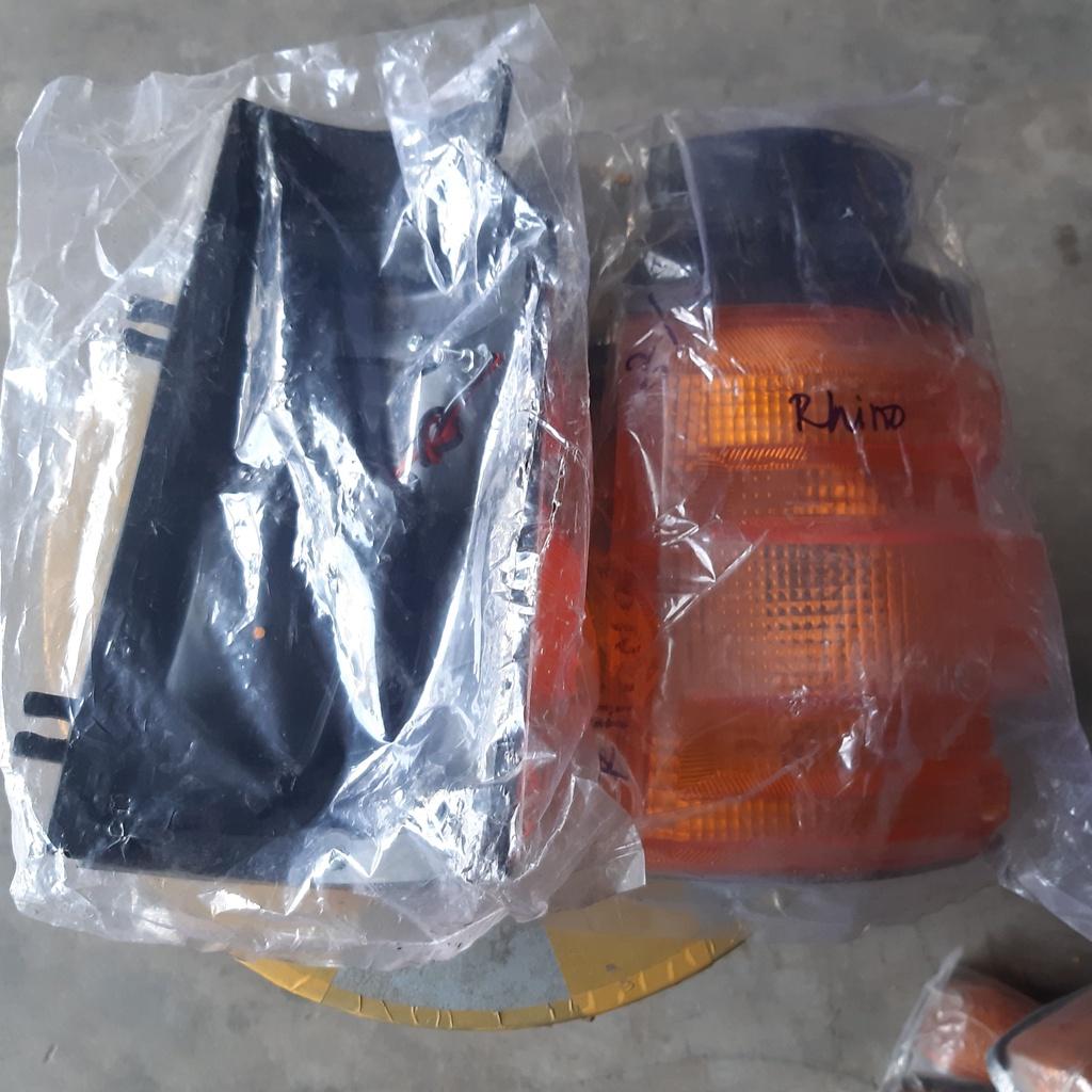 Đèn xi nhan Xe Rhino 5 tấn - Trái phải khác nhau. Rẻ hơn khi mua cả cặp