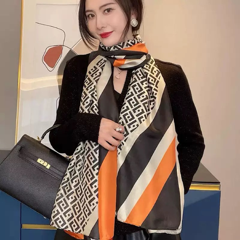 KHĂN CHOÀNG LỤA DÁNG DÀI CỰC SANG PHONG CÁCH TÂY ÂU SANG XỊN MỊN MÃ 08