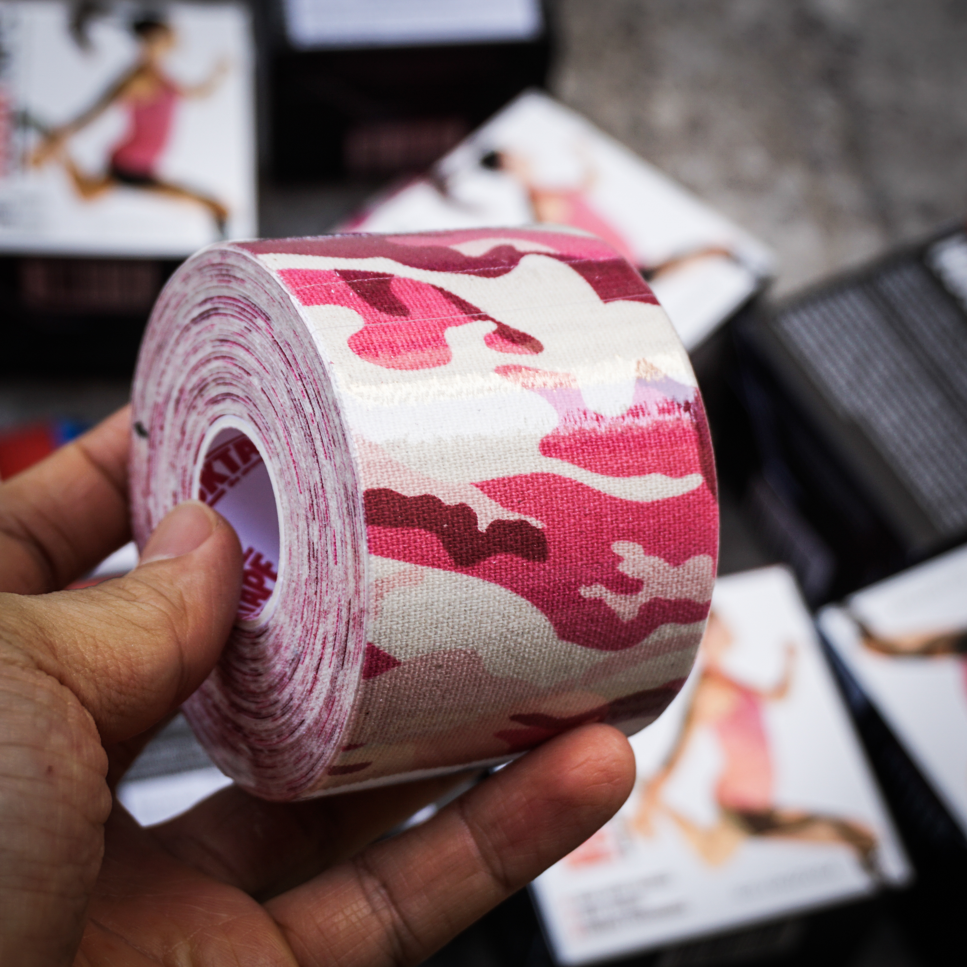 Băng dán cơ thể thao Rocktape Korea - Pink camo