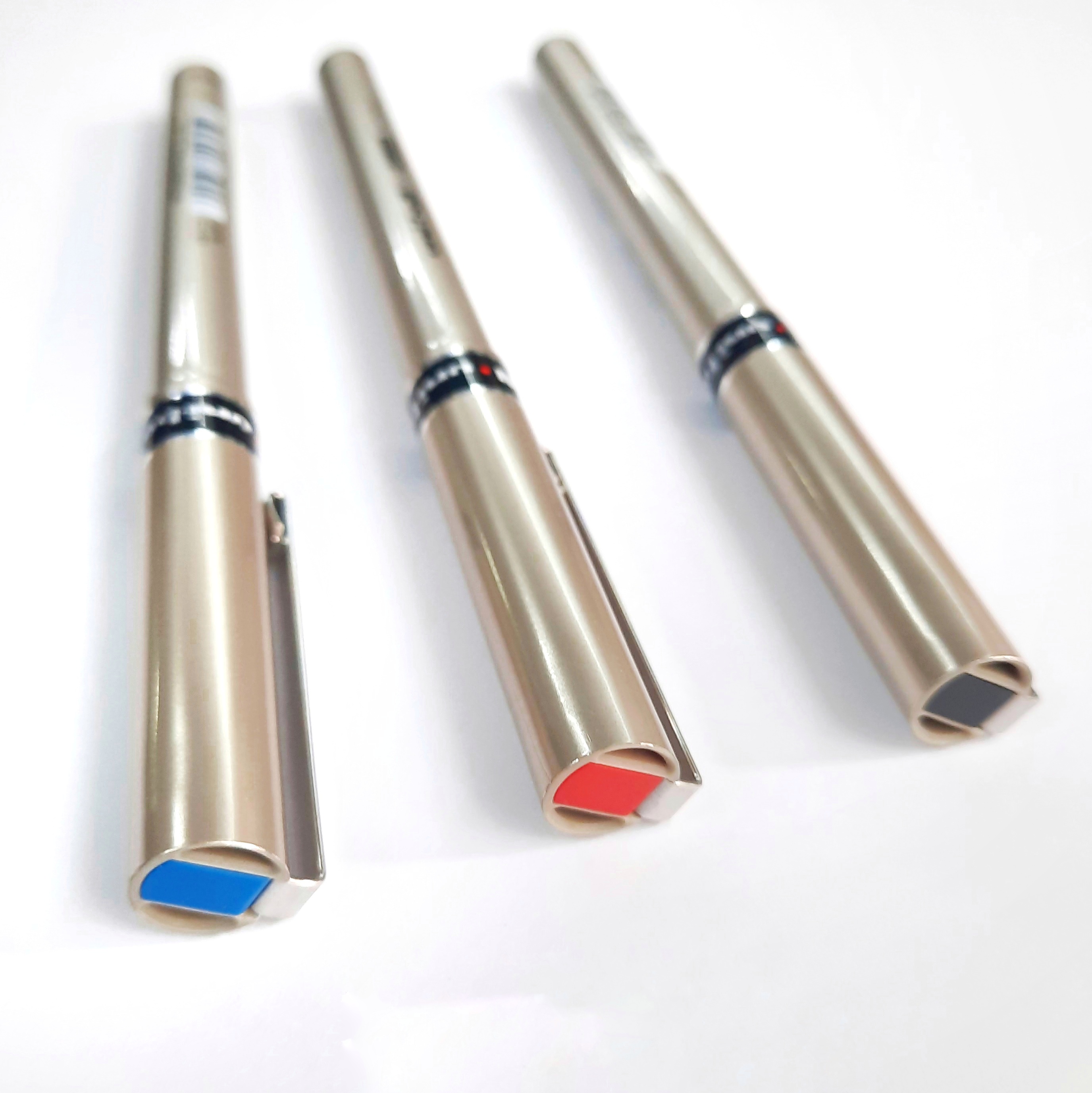 Bút Uni-ball UB 177 ngòi 0.7mm .