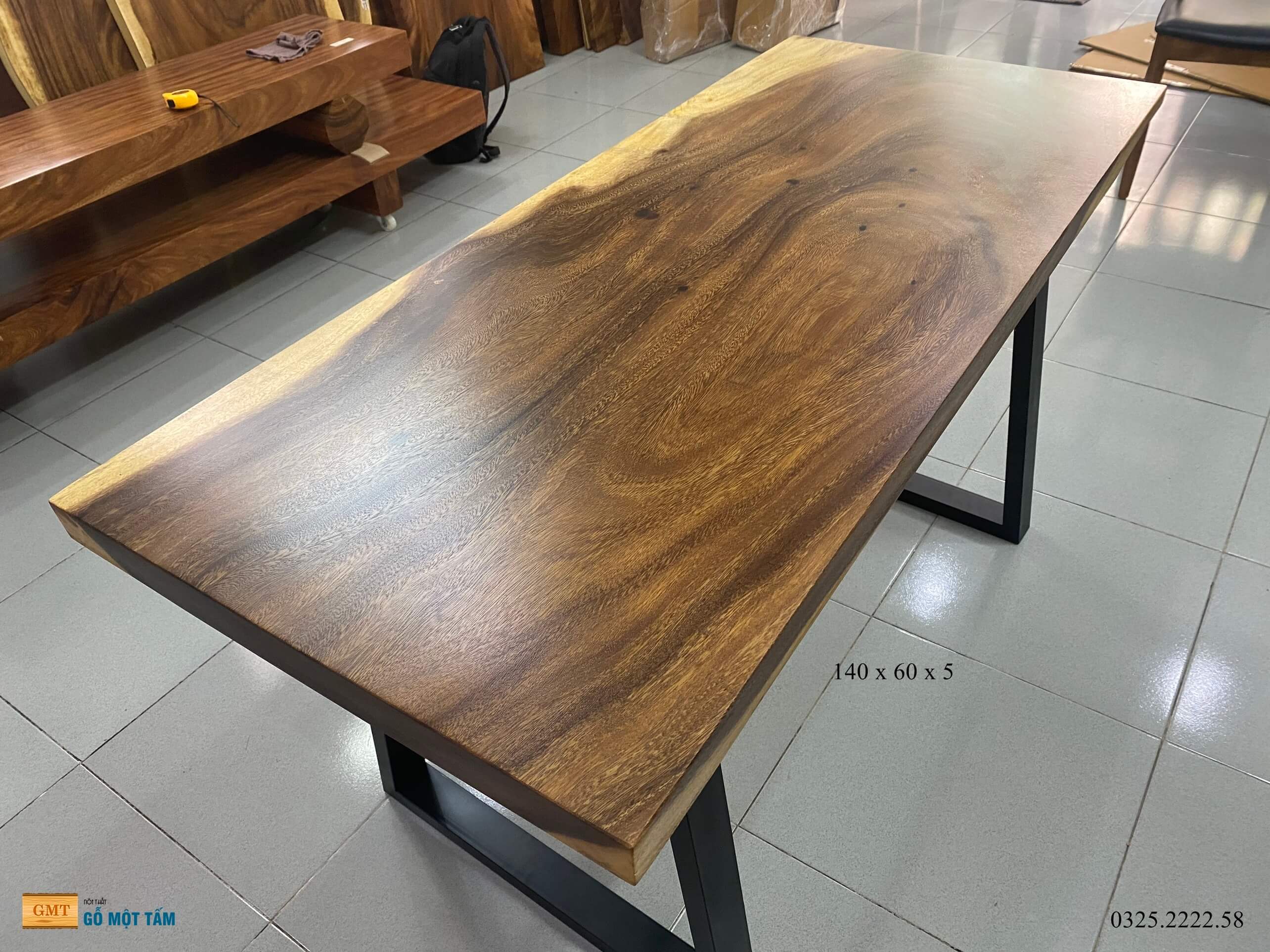 Bàn làm việc gỗ me tây, bàn ăn gỗ me tây, bàn trà gỗ me tây, bàn cafe gỗ me tây dài 1,4m rộng 60cm dày 5cm