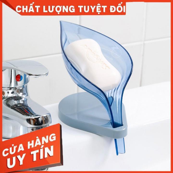 Giá để xà bông tắm hình chiếc lá bằng nhựa trong suốt bắt mắt