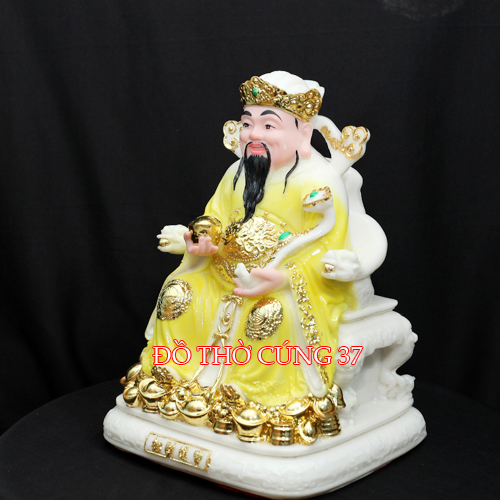TƯỢNG THẦN TIỀN MÀU VÀNG