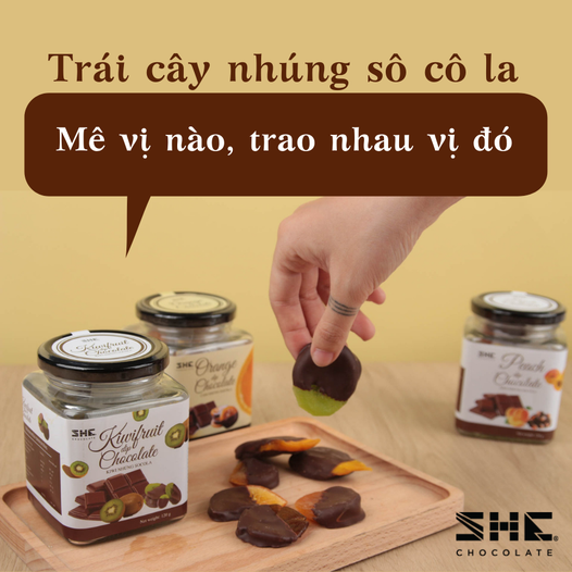 Trái cây nhúng socola thập cẩm (Mix 4 vị Xoài, Cam, Kiwi) - túi 500g -SHE Chocolate - Đa dạng vị giác, bổ sung năng lượng. Quà tặng dịp lễ, người thân, thích hợp ăn vặt văn phòng