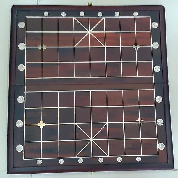 BÀN CỜ TƯỚNG GỖ TRẮC ĐỎ ĐEN KHẢM MẶT