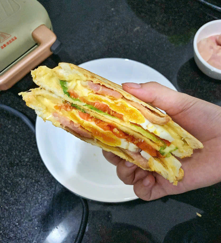 [Hàng chính hãng] Máy nướng bánh Bear DBC- C06M1 - Công suất 600W nướng bánh sanwich, waffle, hotdog, bánh quế mini