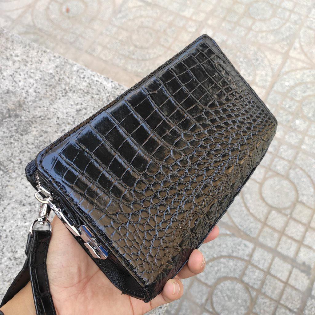 Ví Clutch cầm tay da bụng cá sấu màu đen