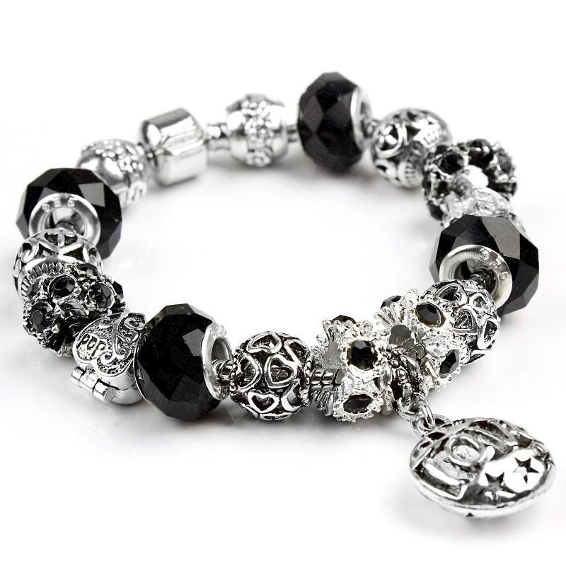 Vòng tay charm chữ Love