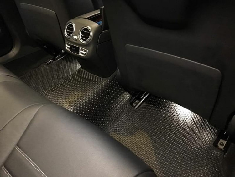 Thảm lót sàn ô tô Mercedes C Class W205 thương hiệu KATA chính hãng.