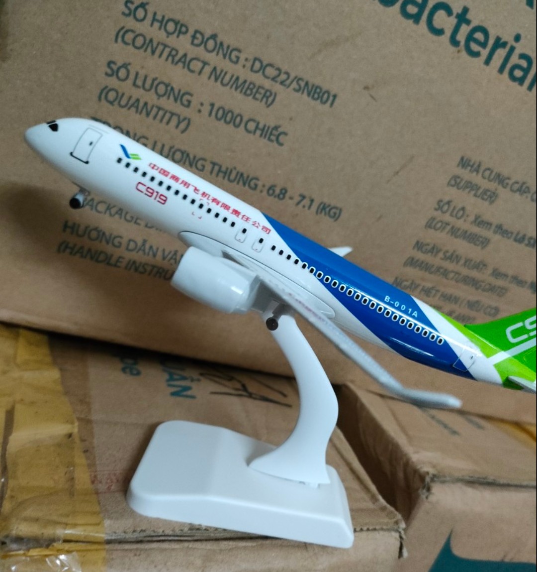 Mô hình máy bay tĩnh Comac C919 20cm có bánh xe