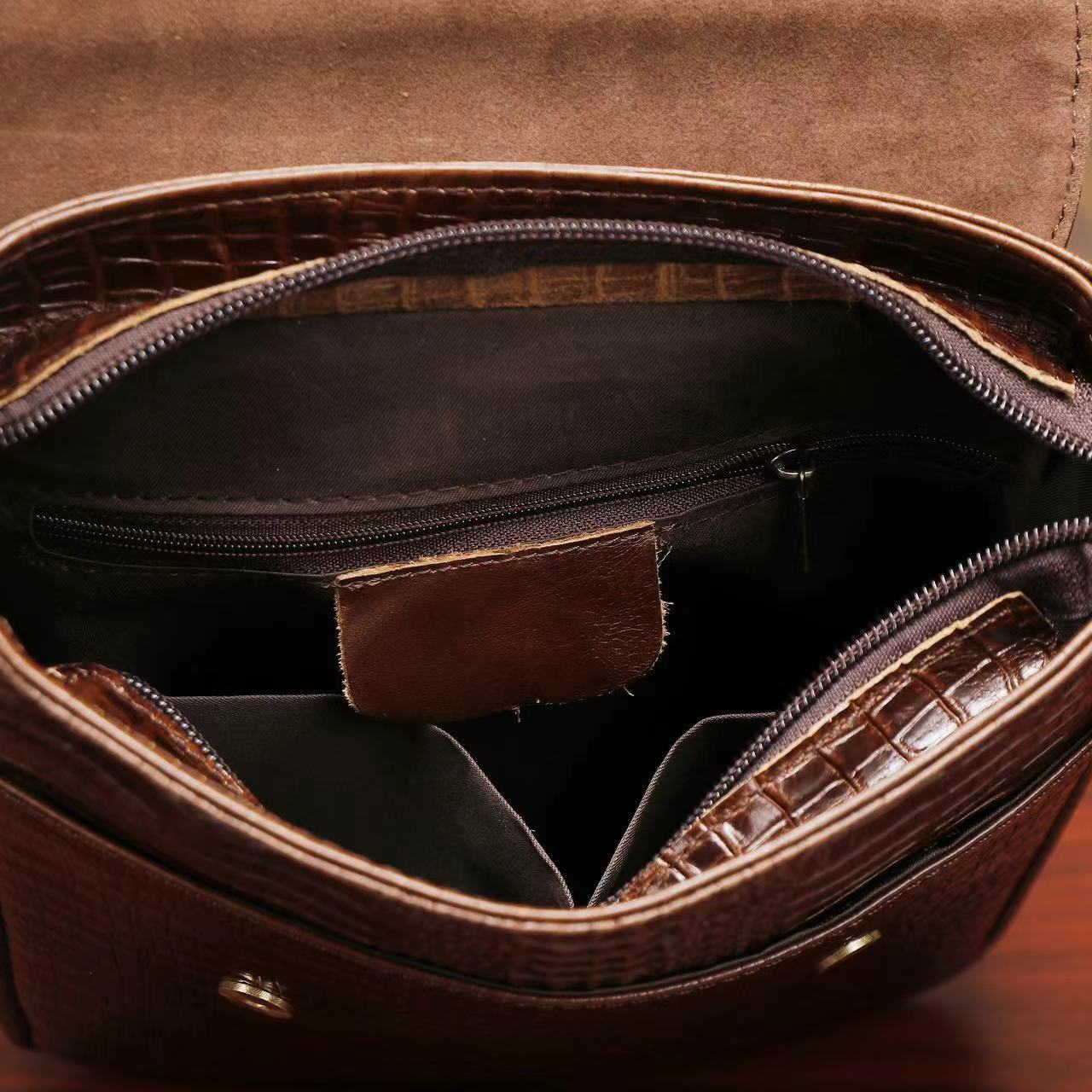 Túi đeo chéo nam DA BÒ THẬT phong cách mới - BEE GEE DCN9369