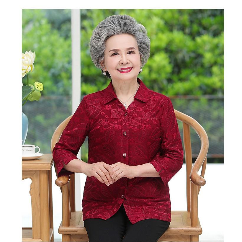 Bộ quần áo cao cấp cho người già