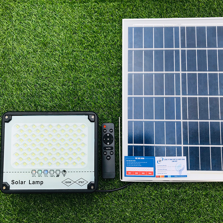 Đèn Năng Lượng Mặt Trời Chống Lóa 100W Vỏ Nhôm Nguyên Khối