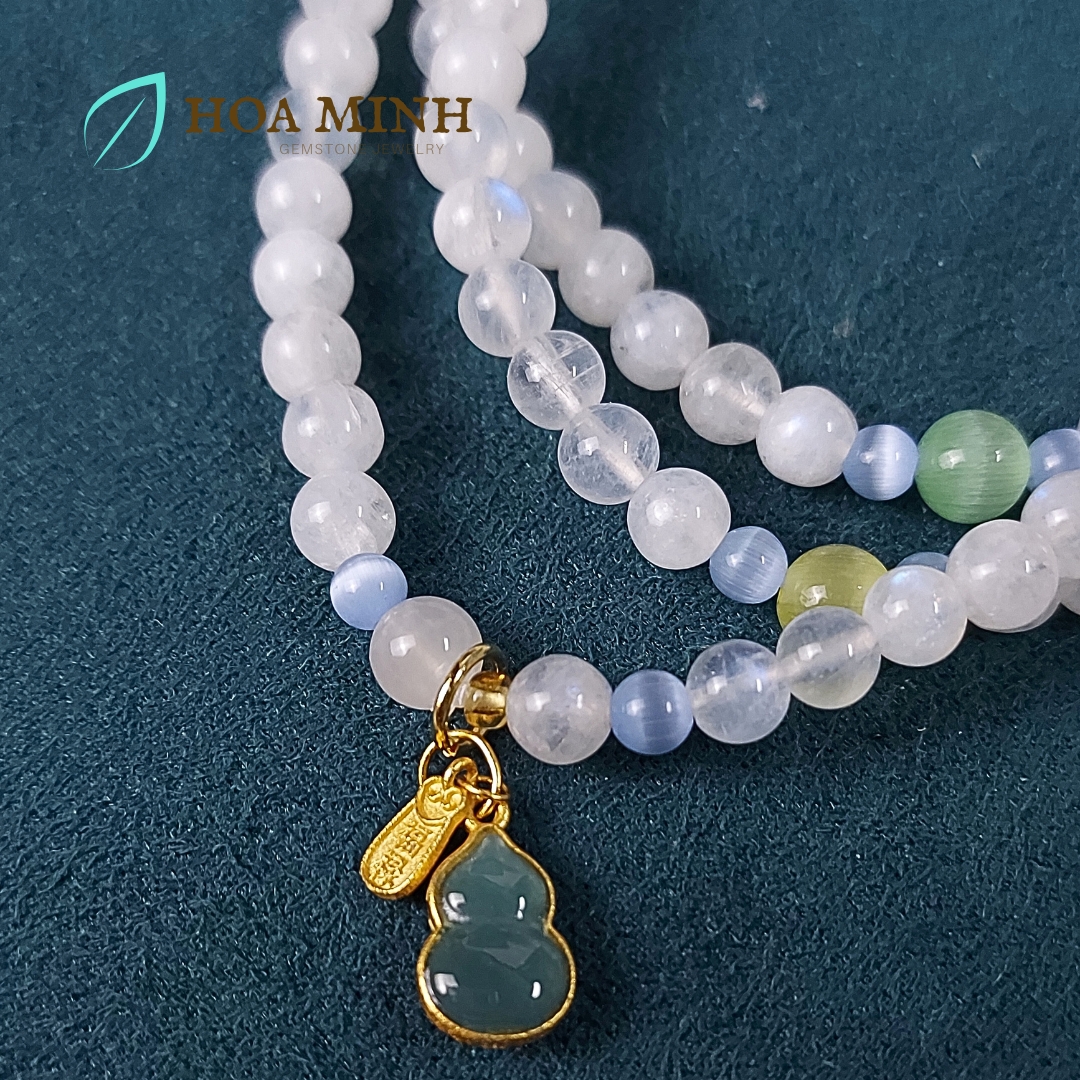 Vòng tay chuỗi 108 hạt đá Moonstone Mặt Trăng size hạt 5.3 li kiểu quấn 3 vòng phối viên đá mắt mèo charm hồ lô cẩm thạch tài lộc