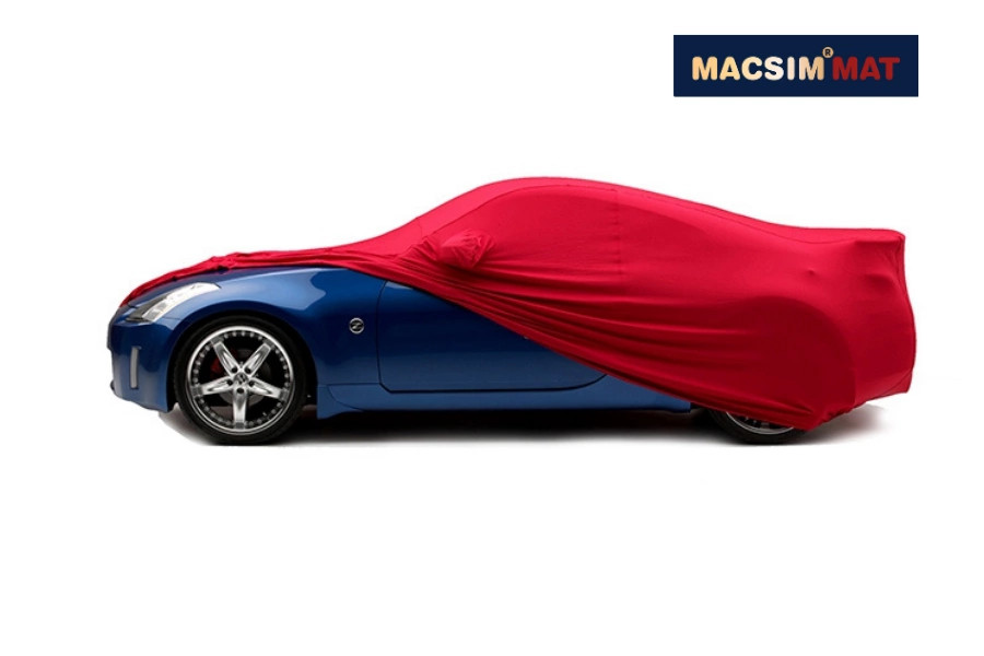 Bạt phủ ô tô  Mercedes-Ben E nhãn hiệu Macsim sử dụng trong nhà chất liệu vải thun, màu đen và màu đỏ.