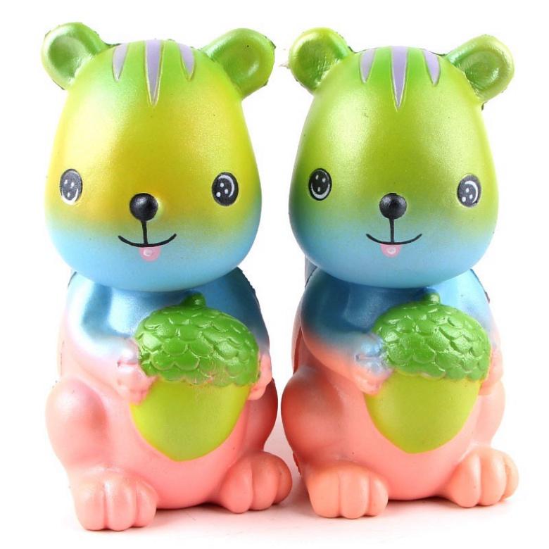 Squishy Lớn JUMBO Hình SÓC ÔM DÂU XANH Đồ Chơi Xốp Giảm Stress Hình mềm mịn dễ Thương đàn hồi Cho Bé